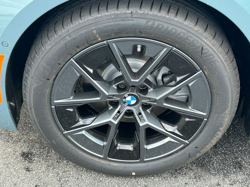 Thumbnail: 2025 BMW i4 - 9