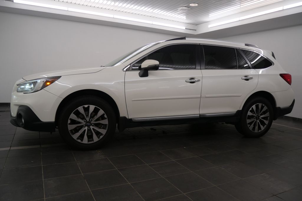 2018 Subaru Outback 3.6R Touring 2