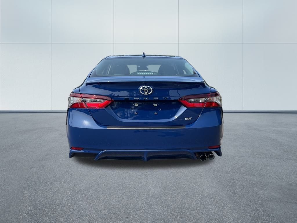 Camry SE