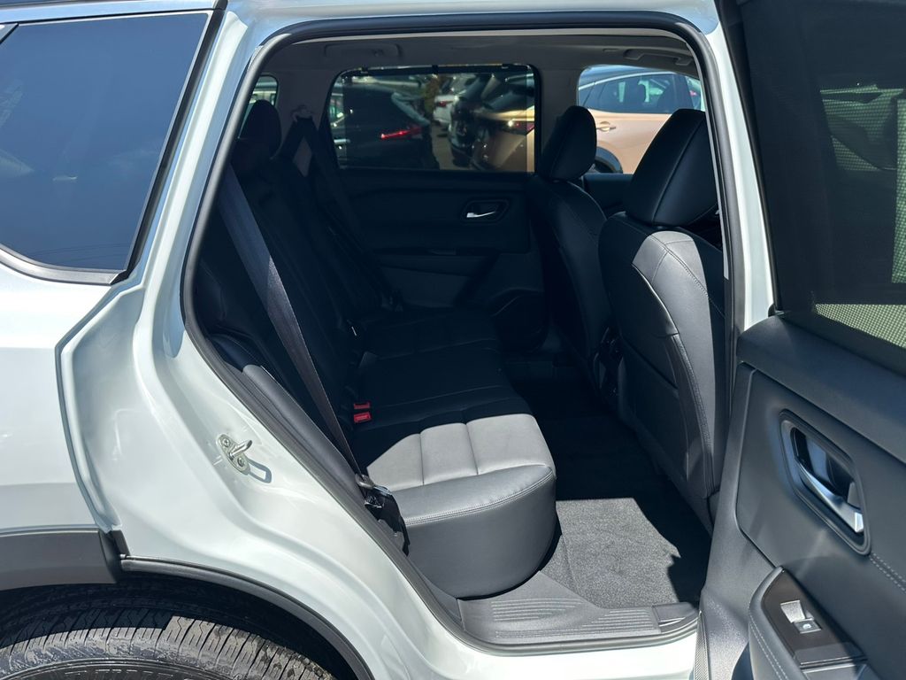 2025 Nissan Rogue SL