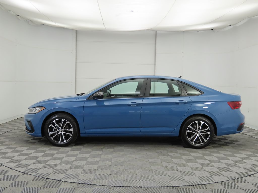 Thumbnail: 2025 Volkswagen Jetta - 9