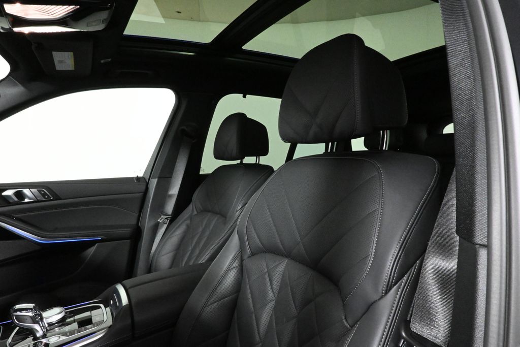 Thumbnail: 2023 BMW X5 - 4
