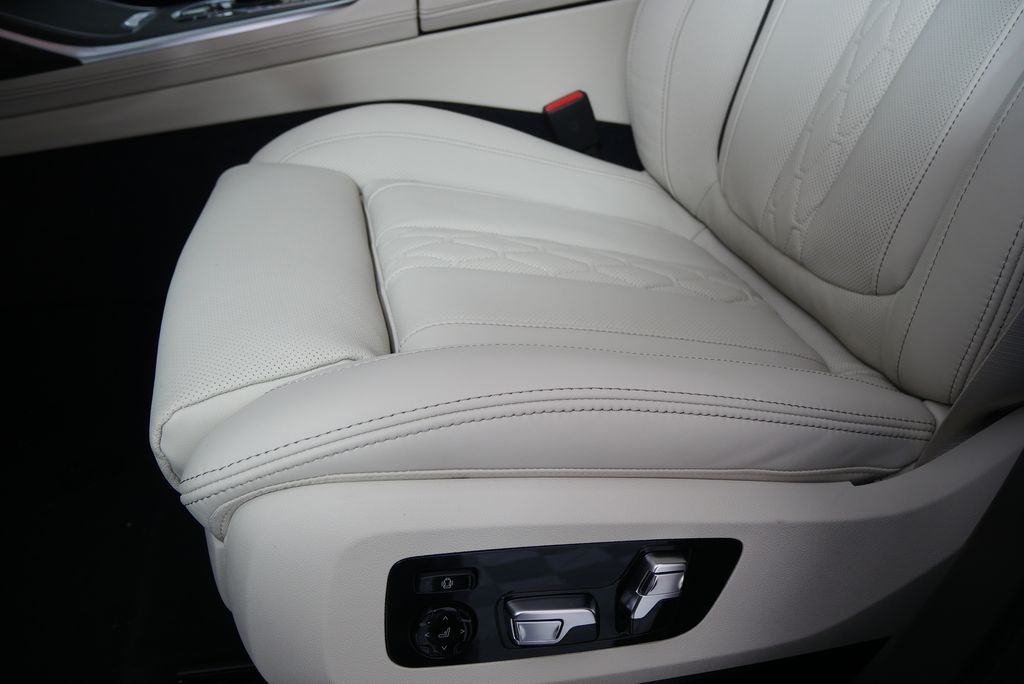 2026 BMW X7 xDrive40i 11