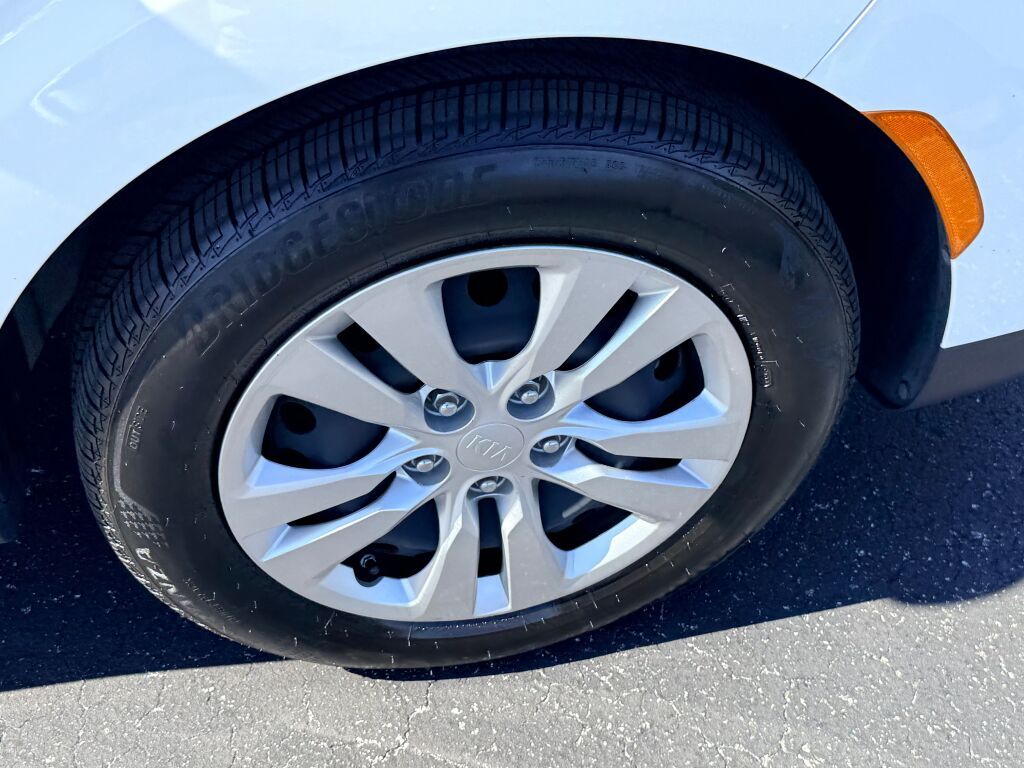 Thumbnail: 2020 Kia Soul - 14