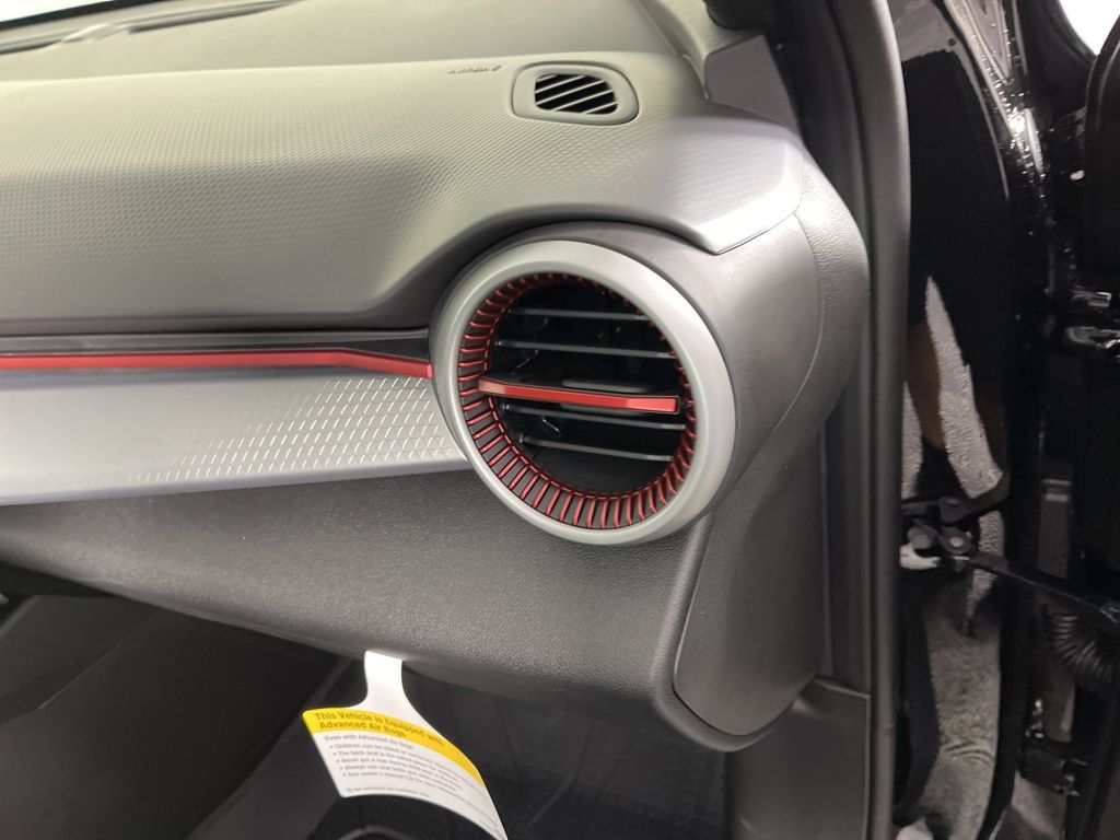 2025 Chevrolet Trax RS 19