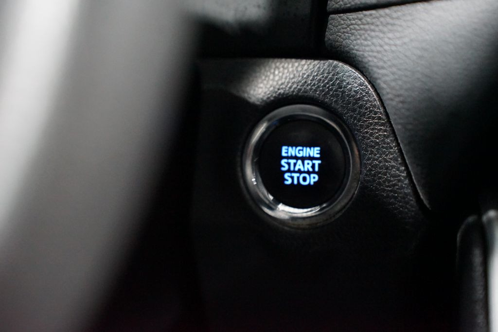 Thumbnail: 2022 Toyota RAV4 - 22