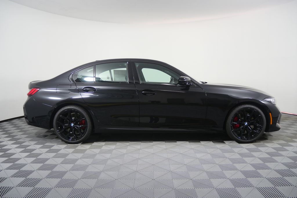 Thumbnail: 2026 BMW 3 Series - 3