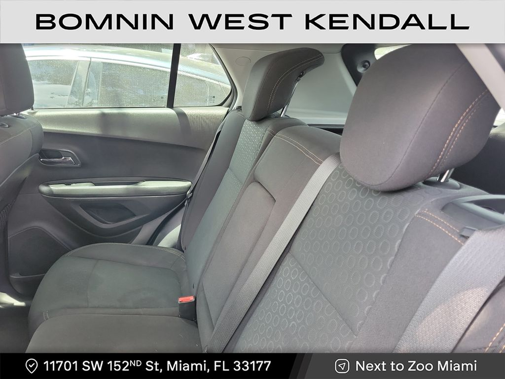 2020 Chevrolet Trax LS photo