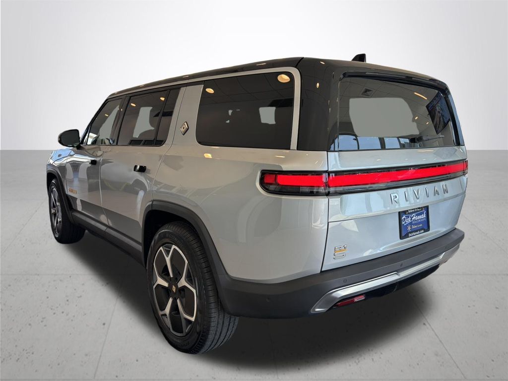 2024 Rivian R1S Adventure