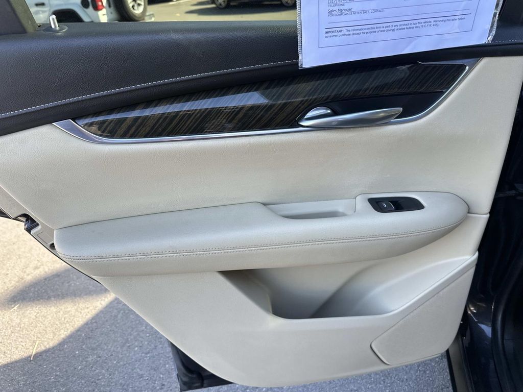 Thumbnail: 2018 Cadillac XT5 - 31