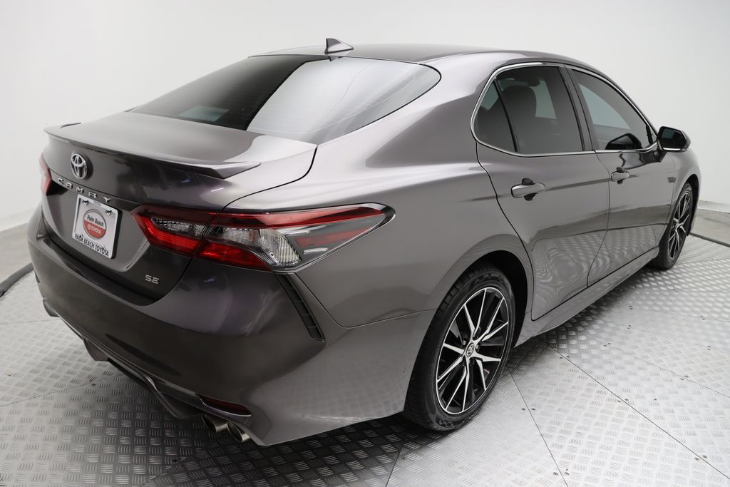 2022 Toyota Camry SE 8