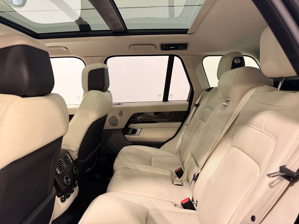 Thumbnail: 2021 Land Rover Range Rover - 11