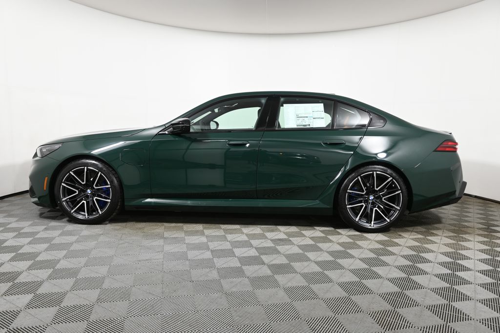 Thumbnail: 2026 BMW M5 - 2
