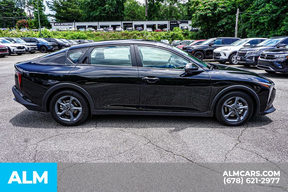 Used 2025 Black Kia LXS image 9