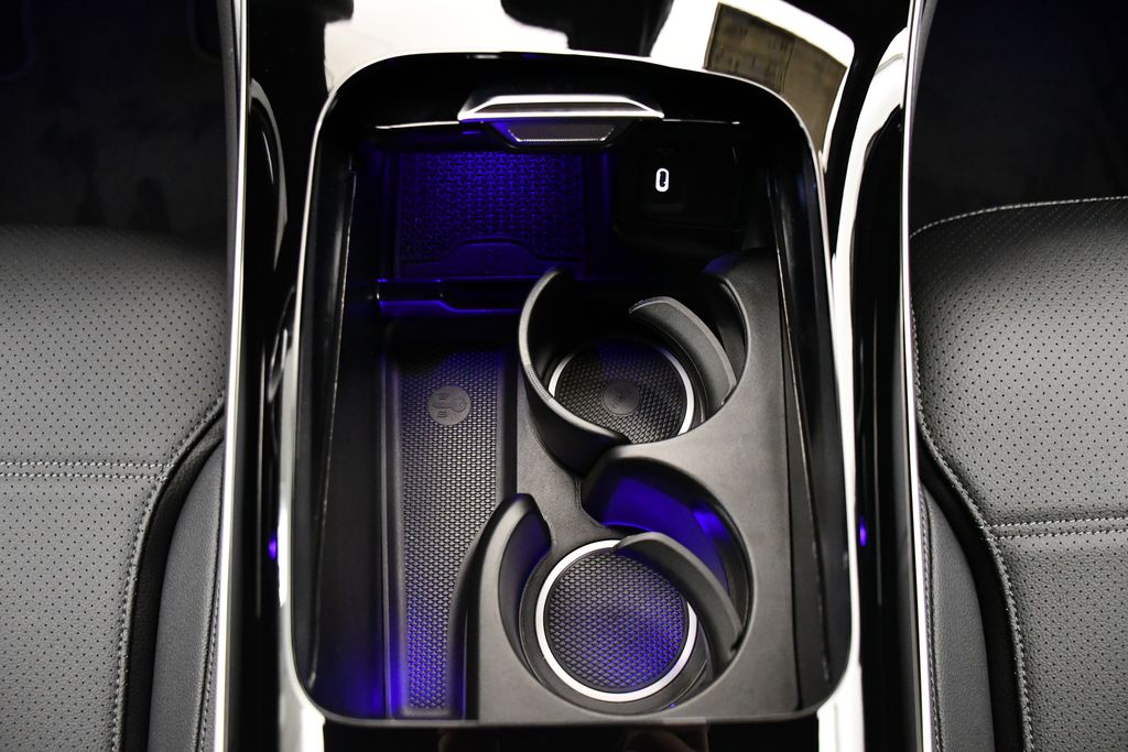 Thumbnail: 2025 Mercedes-Benz GLC - 28