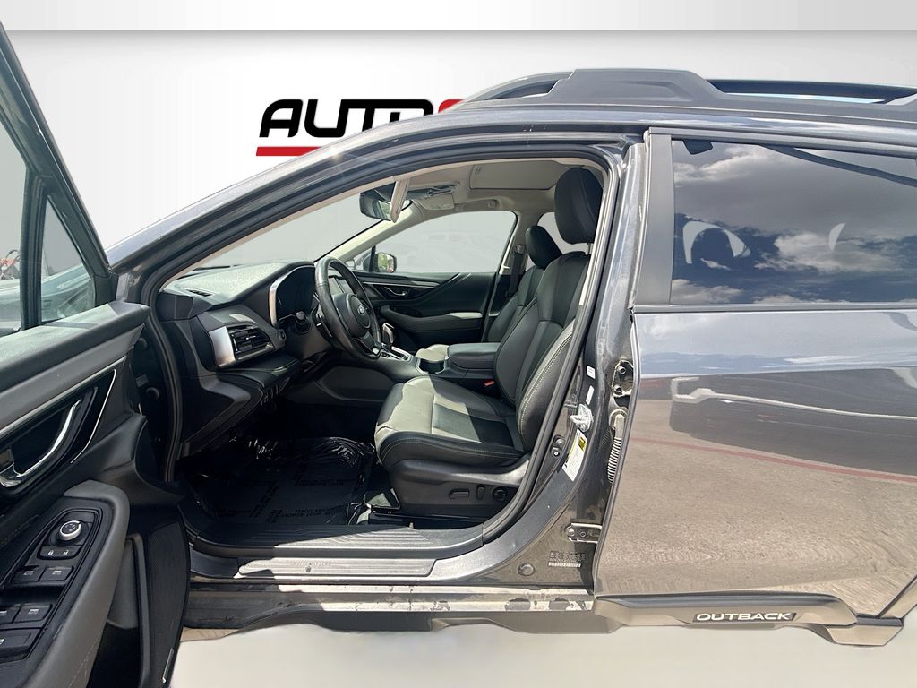 2024 Subaru Outback Onyx Edition Gray at Toyota of Victoria