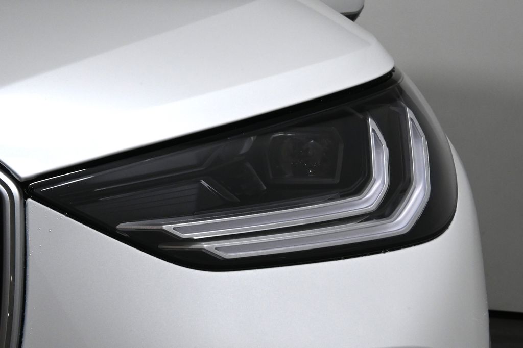 Thumbnail: 2026 BMW X3 - 11