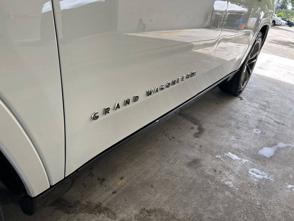 Used 2025 White Jeep Series III image 16
