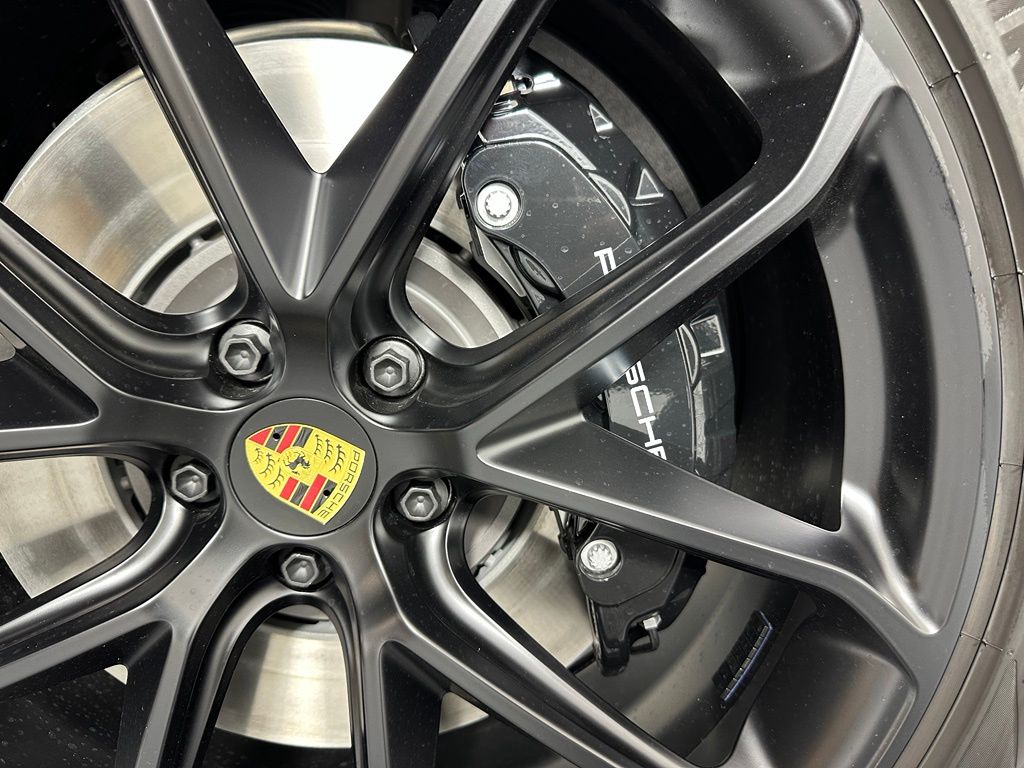 Thumbnail: 2026 Porsche Macan - 16