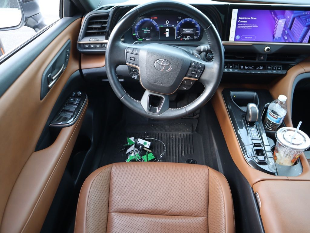 Thumbnail: 2025 Toyota Crown Signia - 5