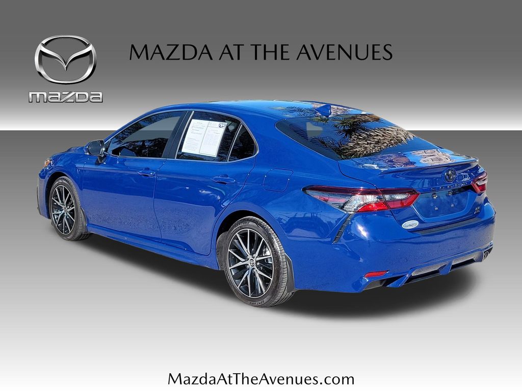 View vehicle photo 5