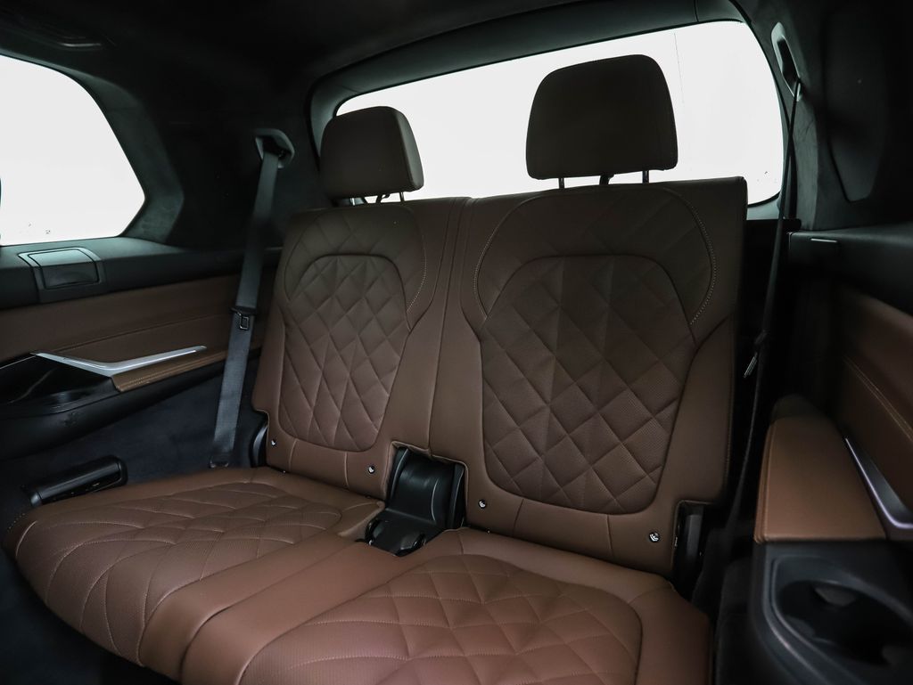 Thumbnail: 2024 BMW X7 - 24