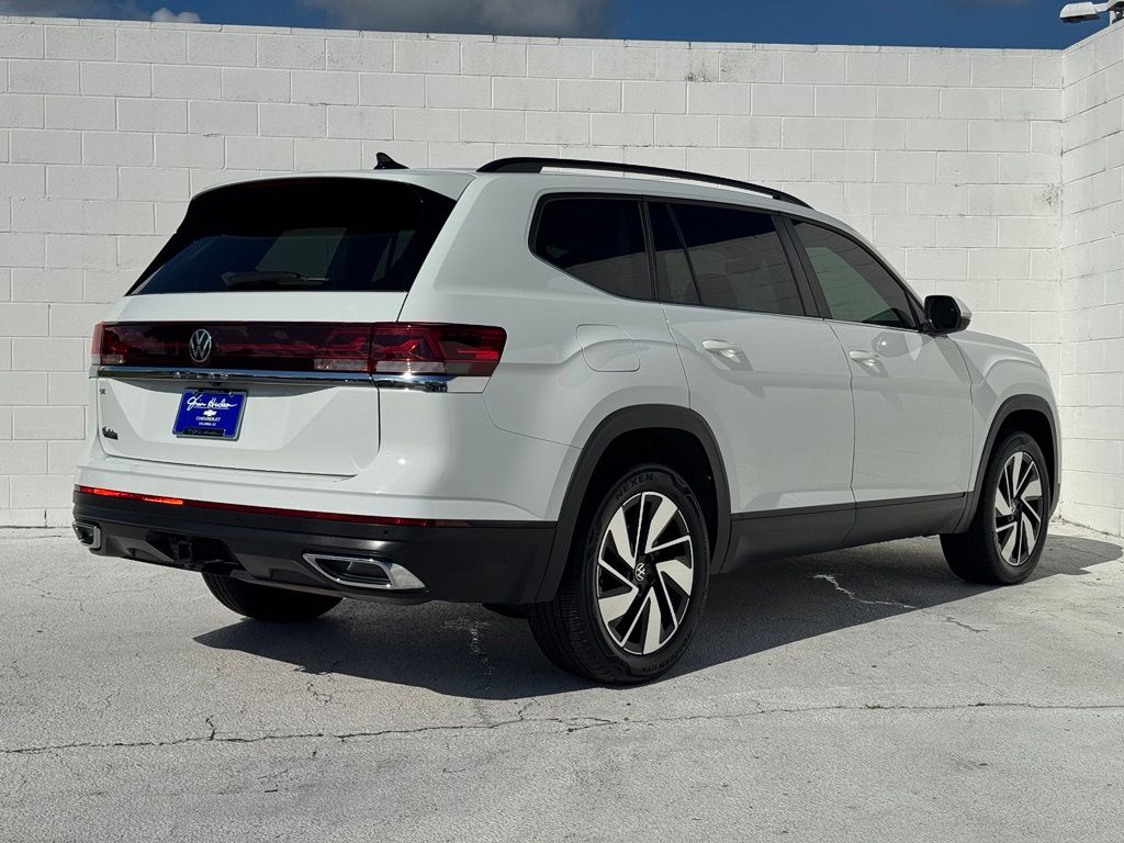 2025 Volkswagen Atlas 2.0T SE w/Technology Pure White - Jim Hudson Acura - Image 13