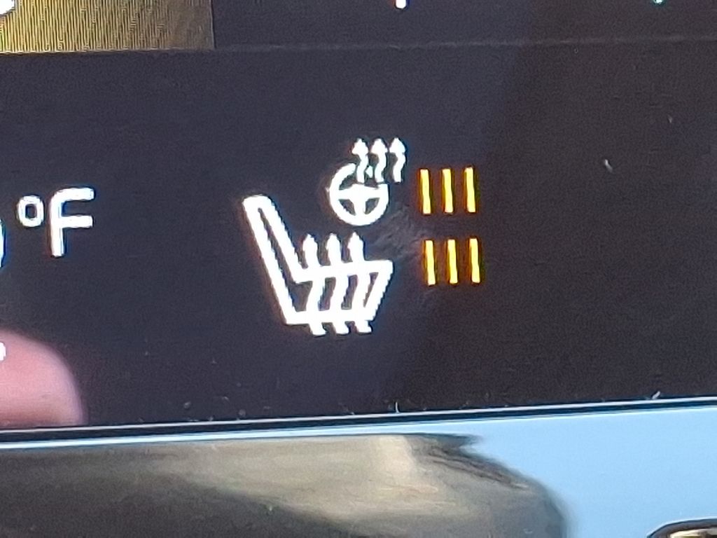 Thumbnail: 2021 Volvo XC60 - 24