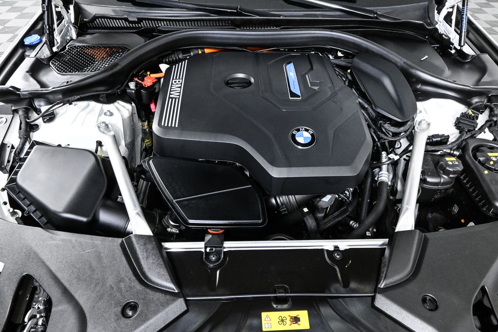 2023 BMW 5 Series 530e iPerformance 32