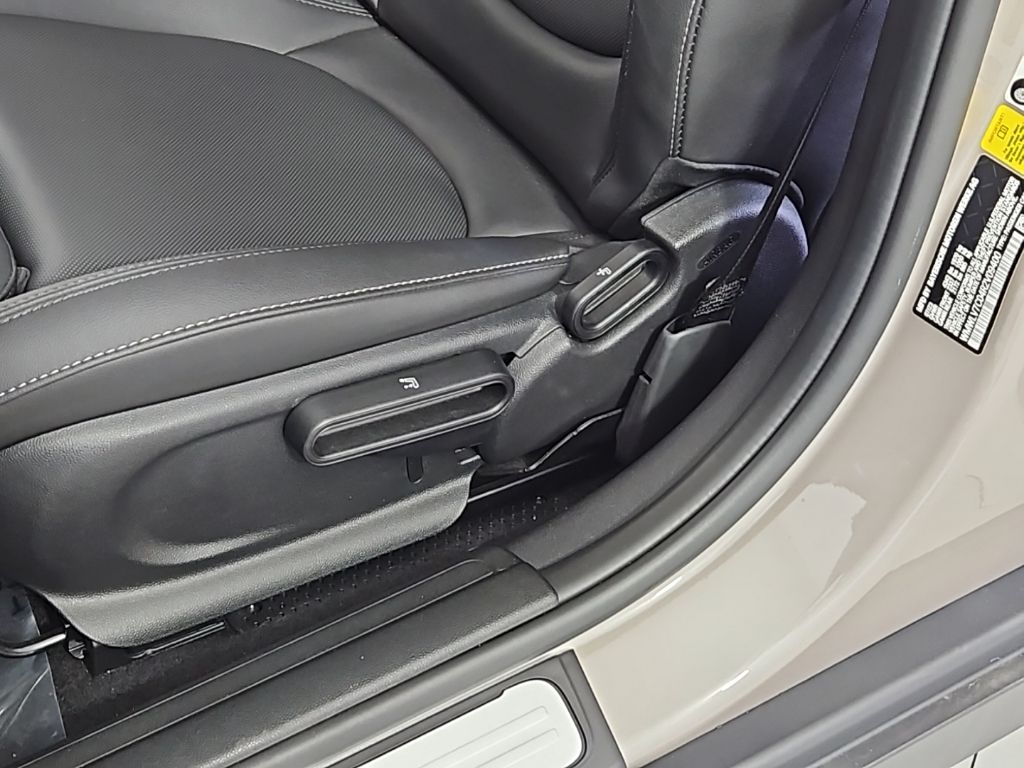 Thumbnail: 2024 MINI Cooper Clubman - 23