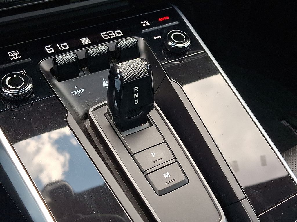 Thumbnail: 2022 Porsche 911 - 15