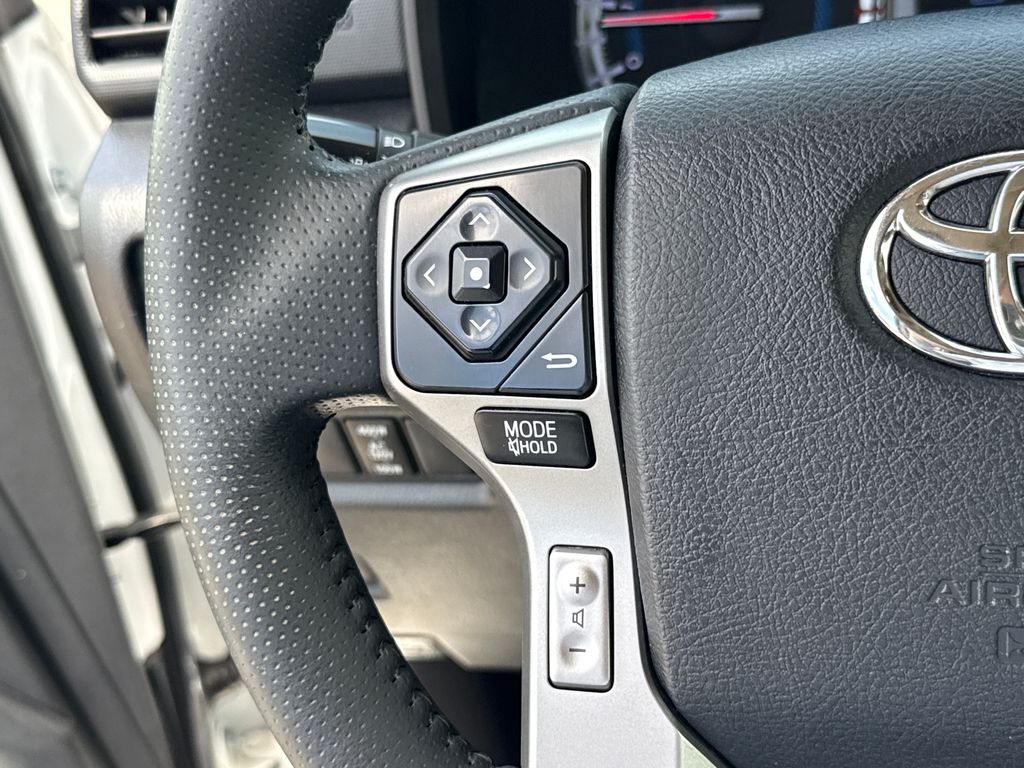 Used 2016 White Toyota SR5 Premium image 16