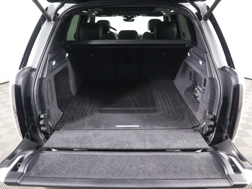 Thumbnail: 2026 Land Rover Range Rover - 30