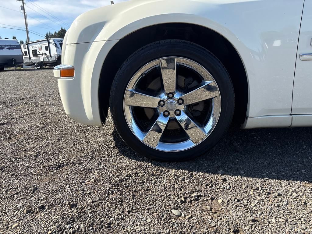 2008 Cool Vanilla Clearcoat Chrysler 300 Dub Edition RWD Sedan