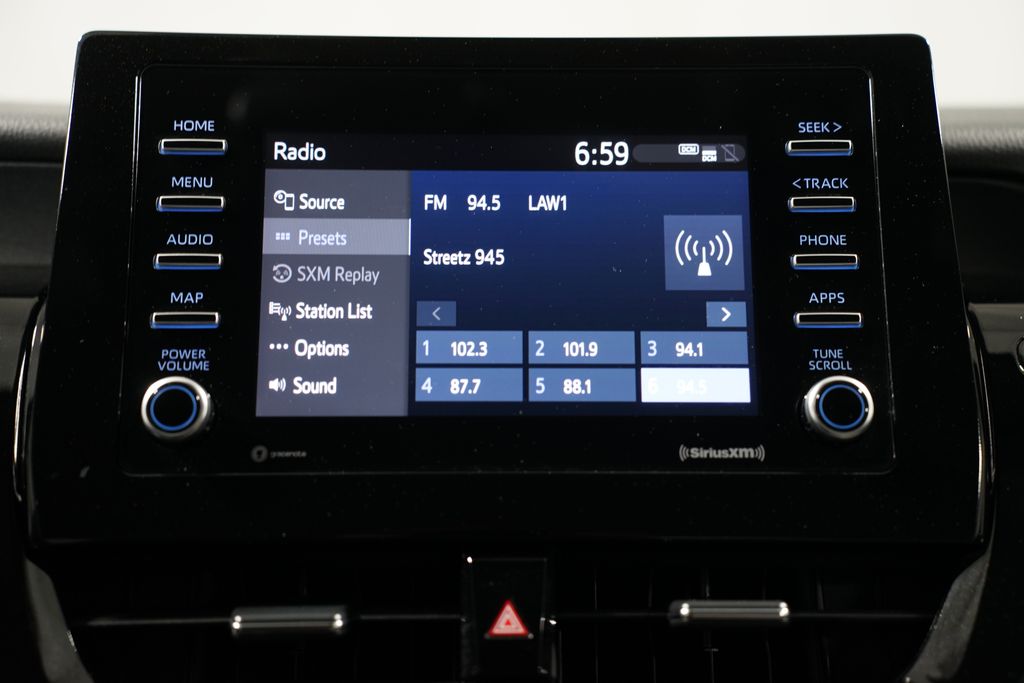 2023 Toyota Camry SE 18