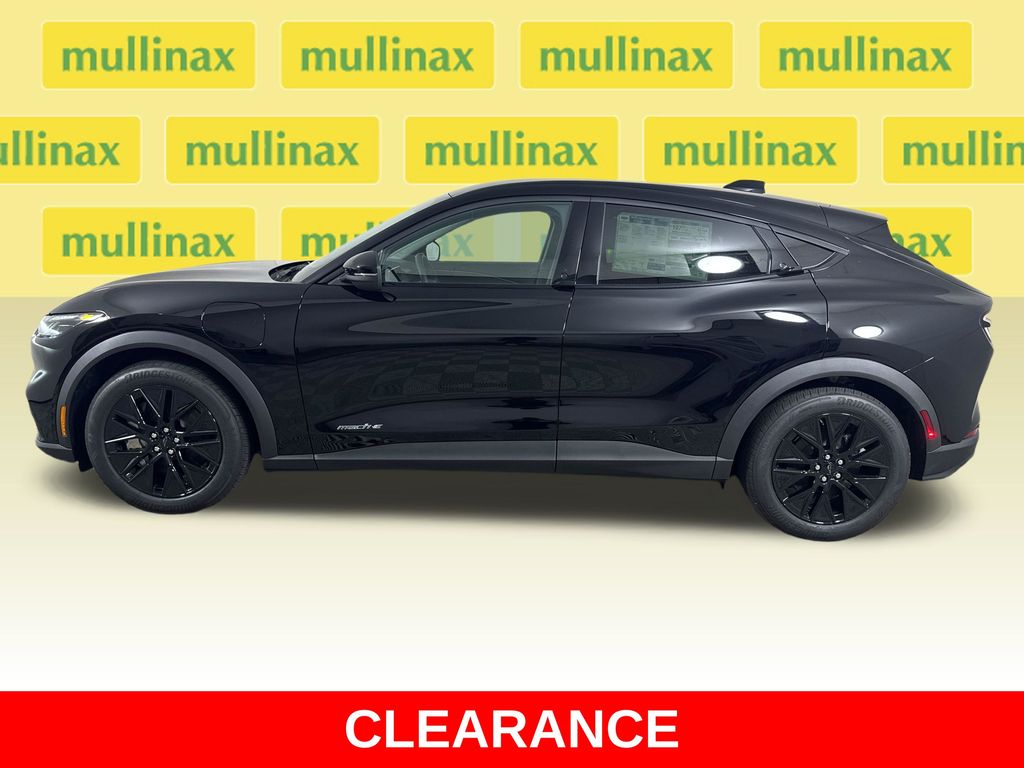 New 2026 Black Ford Select image 2