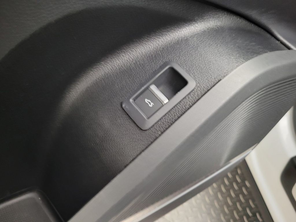 Thumbnail: 2023 Audi SQ5 - 29