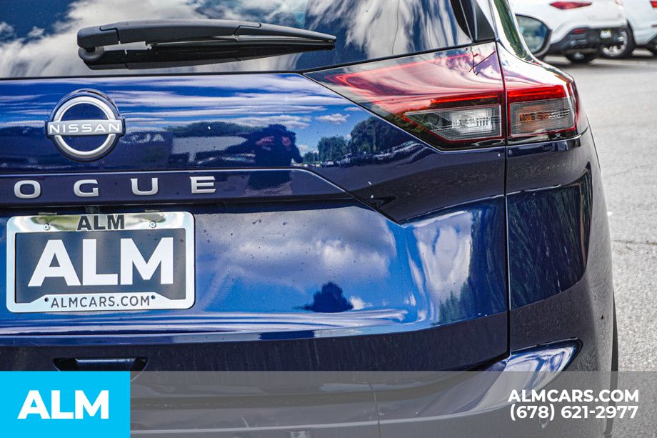 Used 2025 Blue Nissan SV image 13
