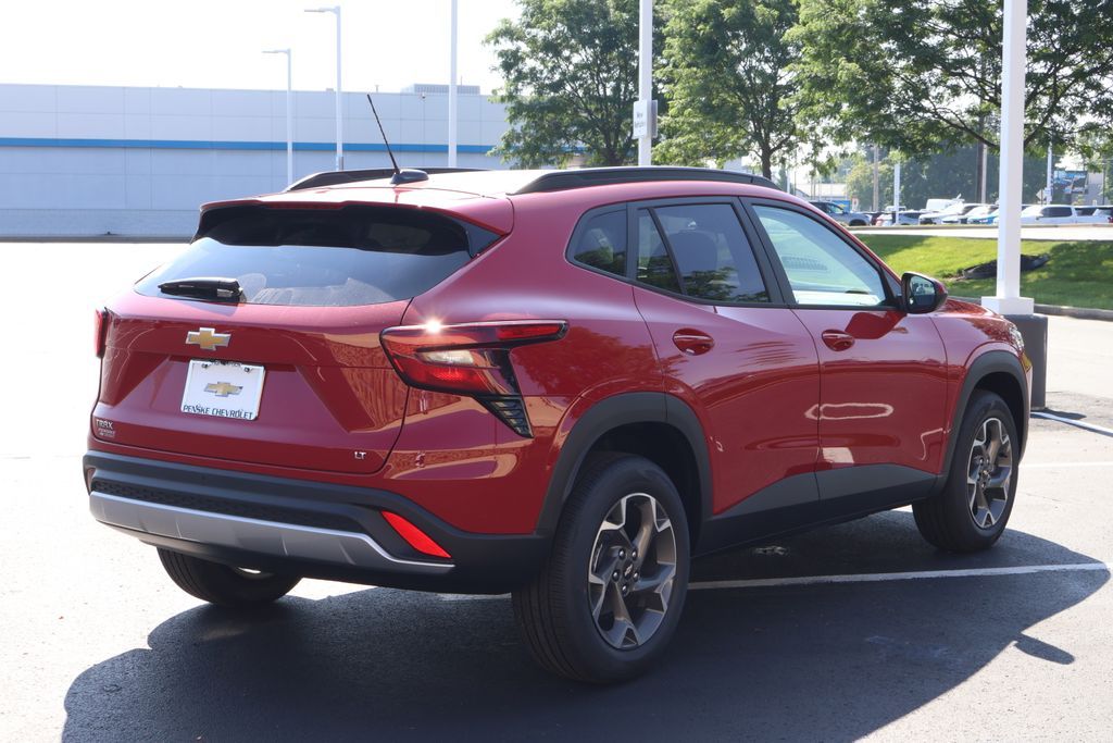 Thumbnail: 2026 Chevrolet Trax - 8
