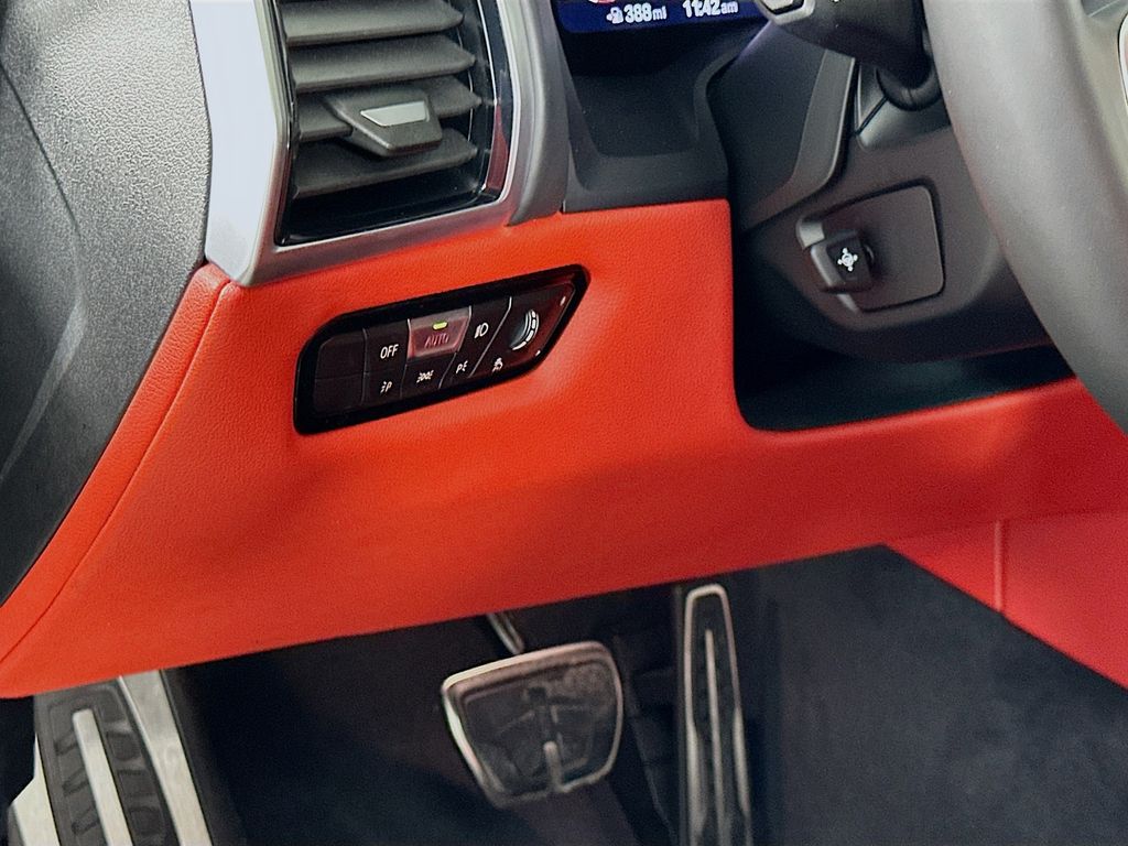 Thumbnail: 2025 BMW 8 Series - 10