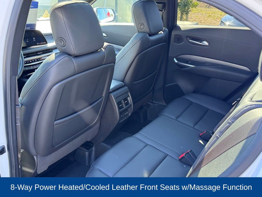 2024 Cadillac XT4 FWD Premium Luxury