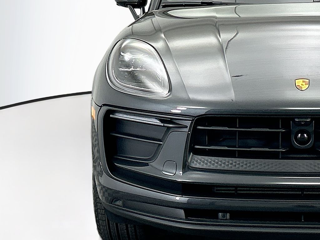 Thumbnail: 2026 Porsche Macan - 12