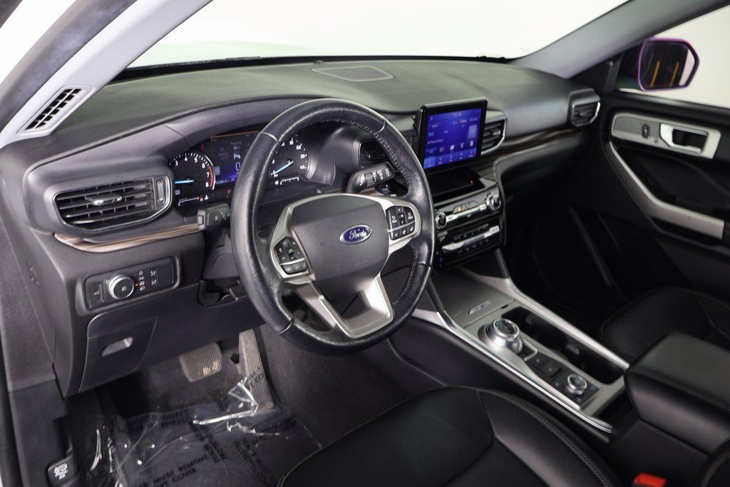 Thumbnail: 2022 Ford Explorer - 7