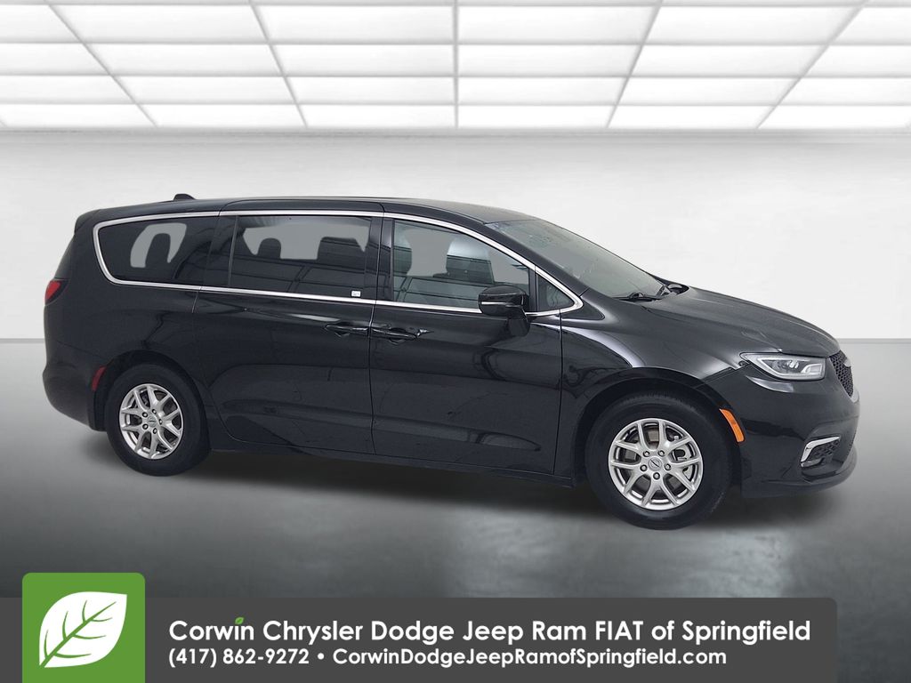 2025 Chrysler Pacifica Select FWD
