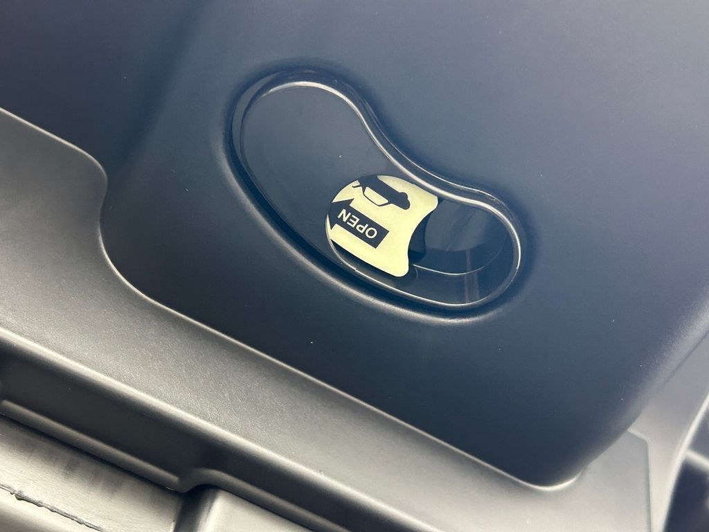 New 2026 Granite Crystal Metallic Clearcoat Ram Tungsten image 36