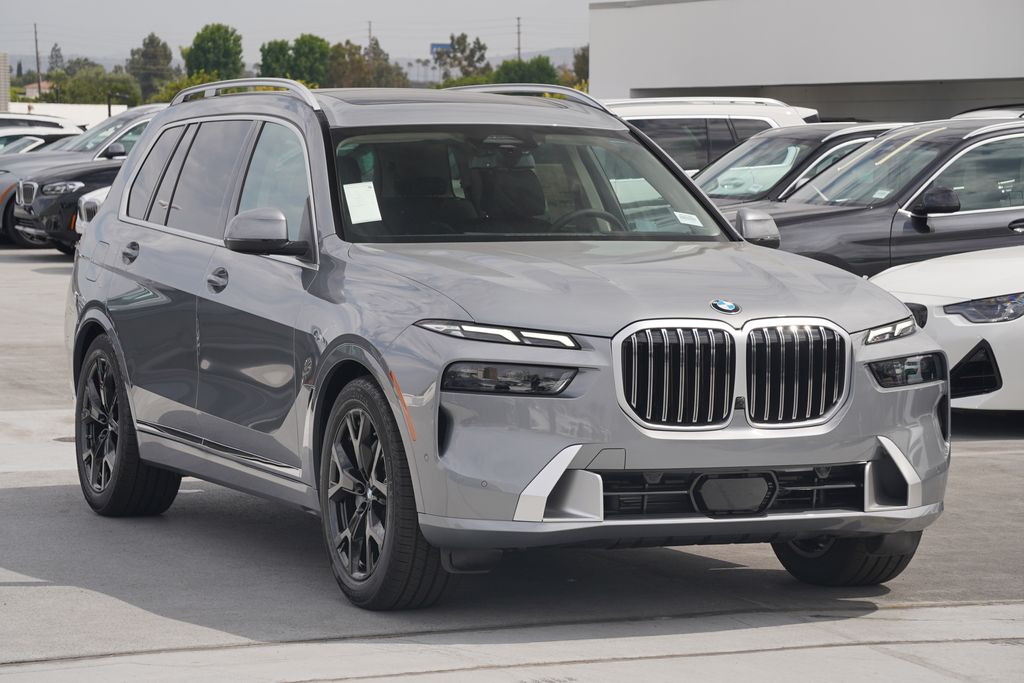 2025 BMW X7 xDrive40i 3