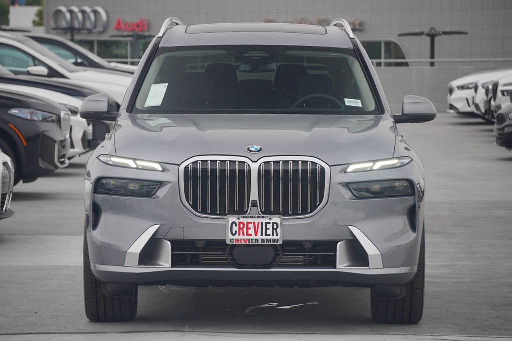 2025 BMW X7 xDrive40i 2