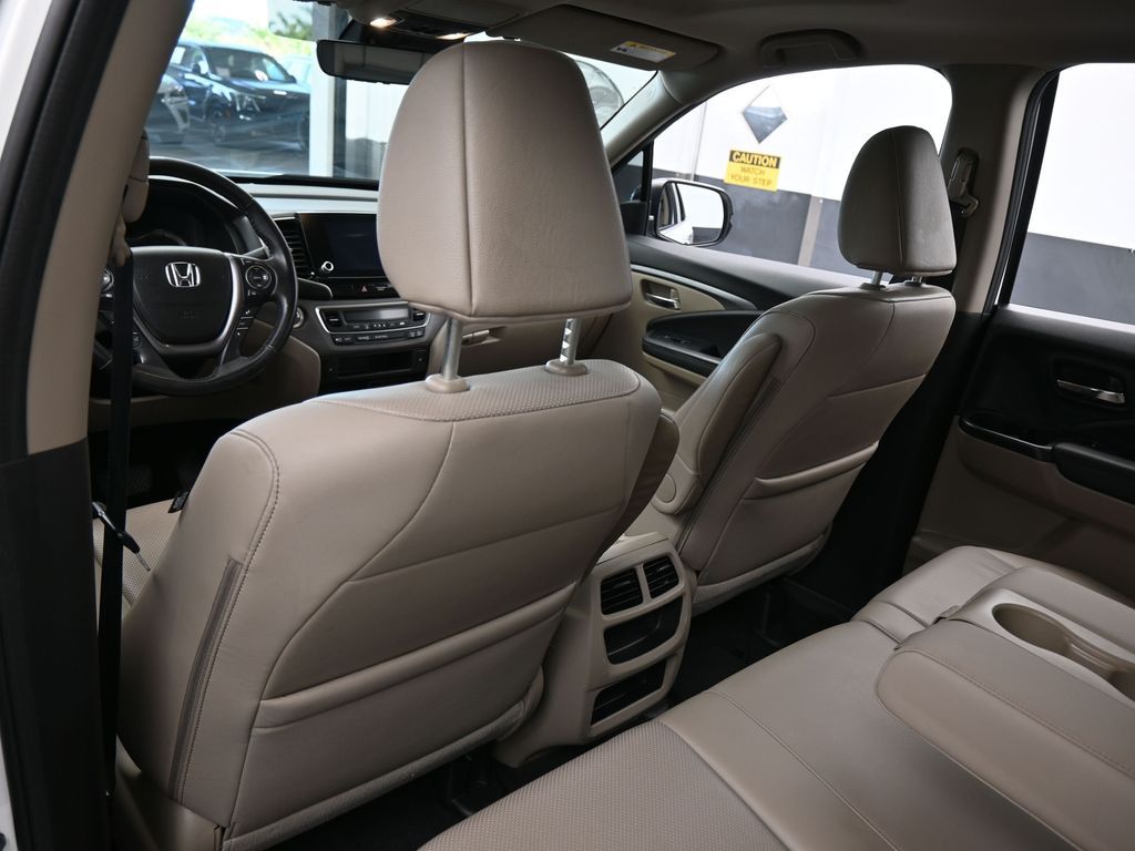 Used 2023 Platinum White Pearl Honda RTL image 37