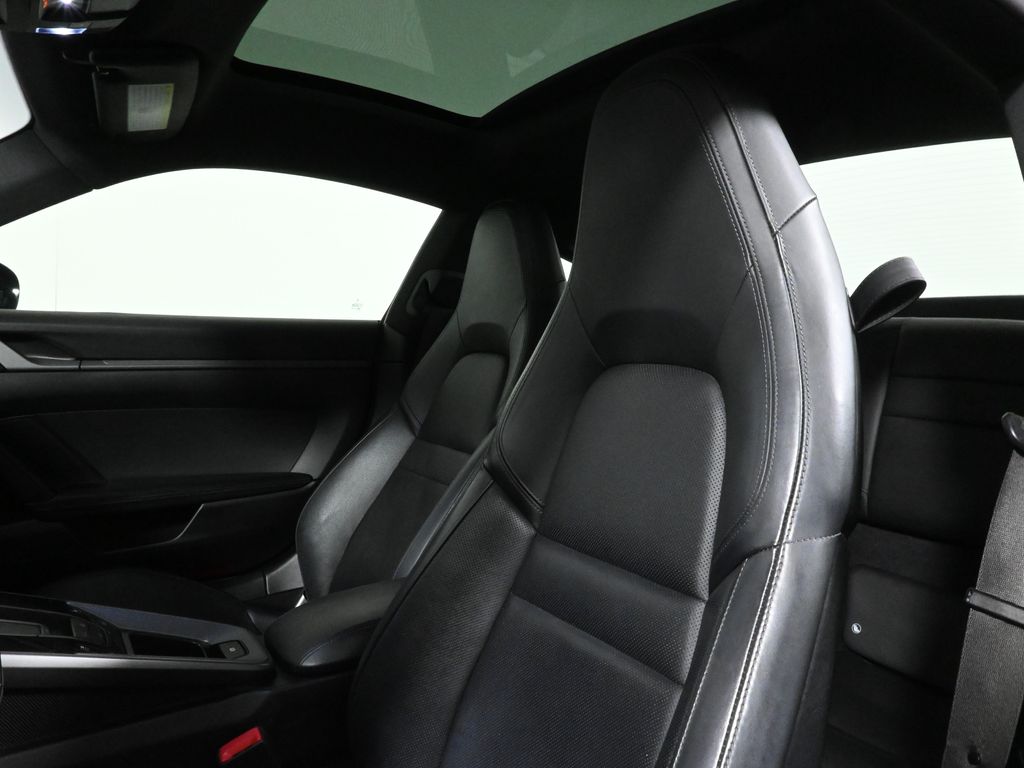 2020 Porsche 911 Carrera S 16