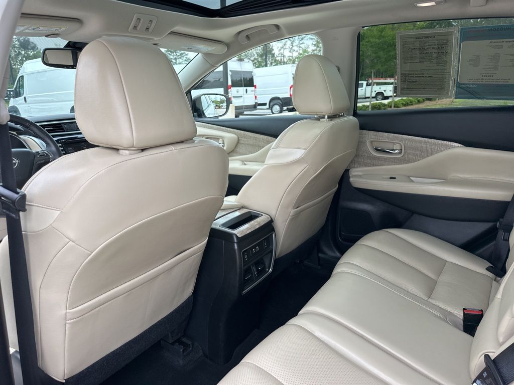 2023 Pearl White Tricoat Nissan Murano SL FWD SUV